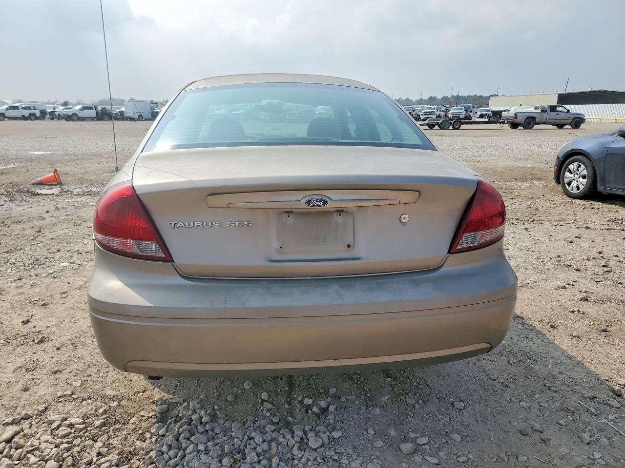 2004 FORD TAURUS SES photo 11