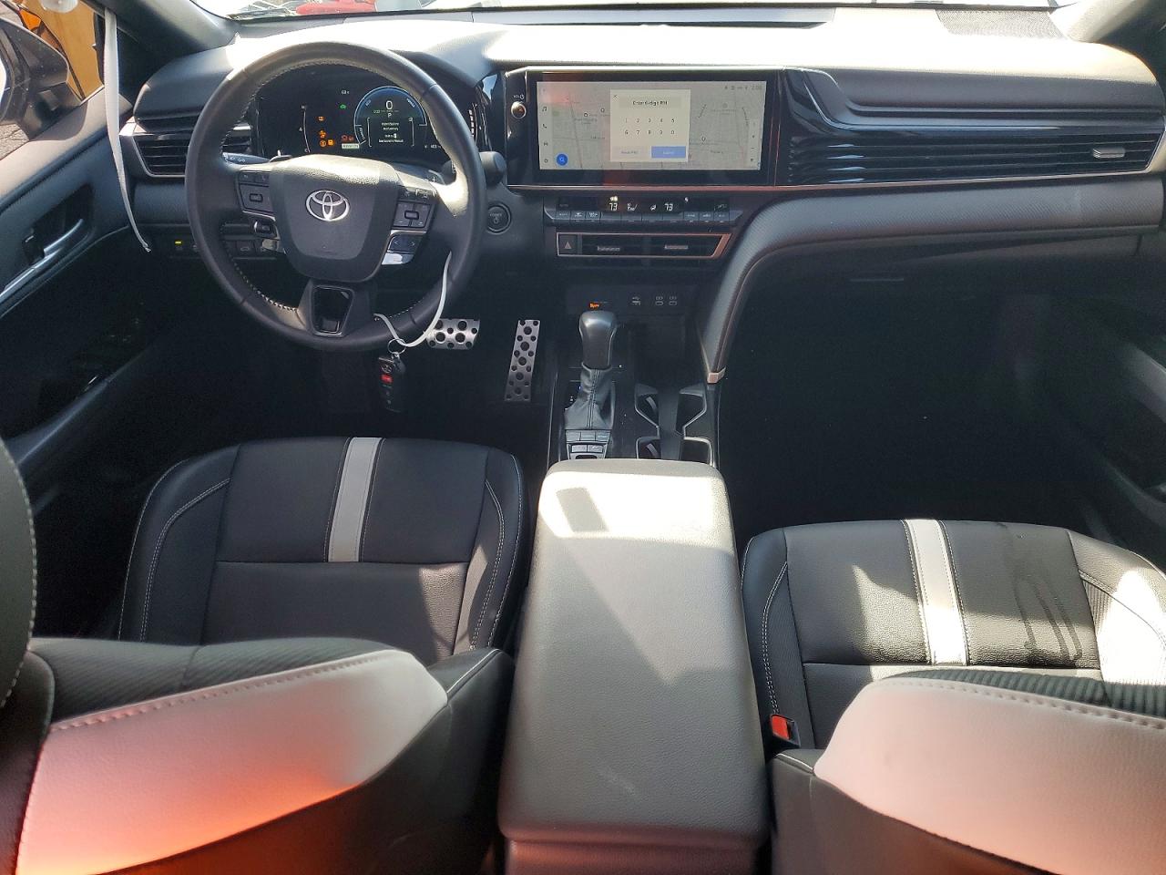 2025 TOYOTA CAMRY SE photo 15