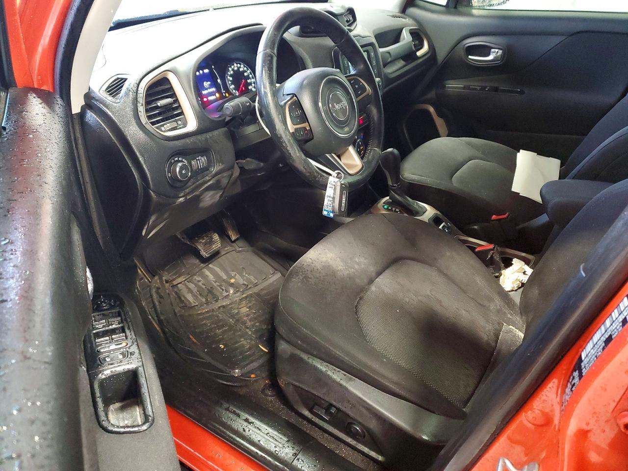 2017 JEEP RENEGADE LATITUDE photo 8