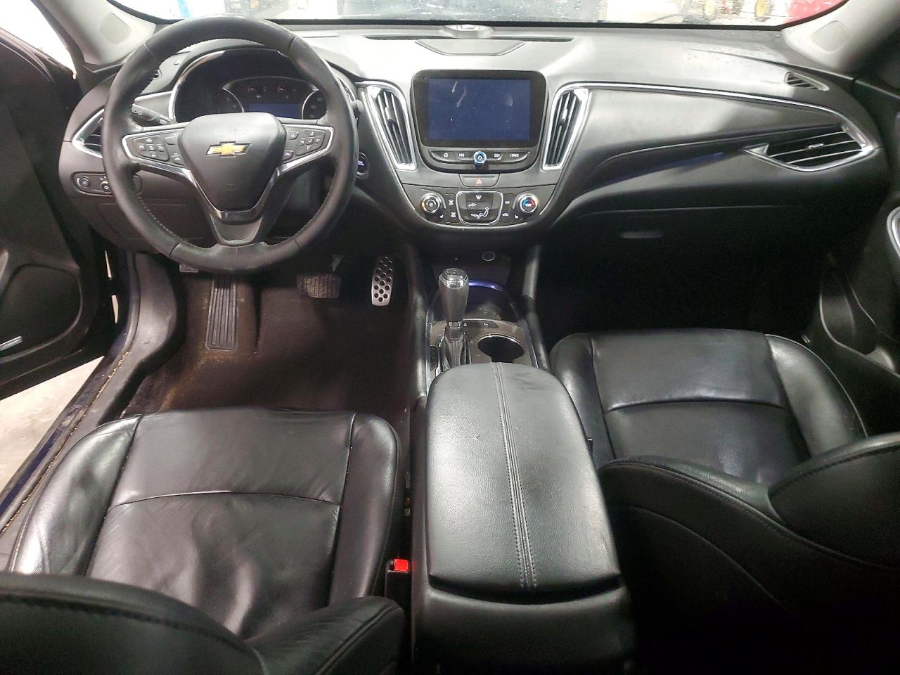 2017 CHEVROLET MALIBU LT photo 8