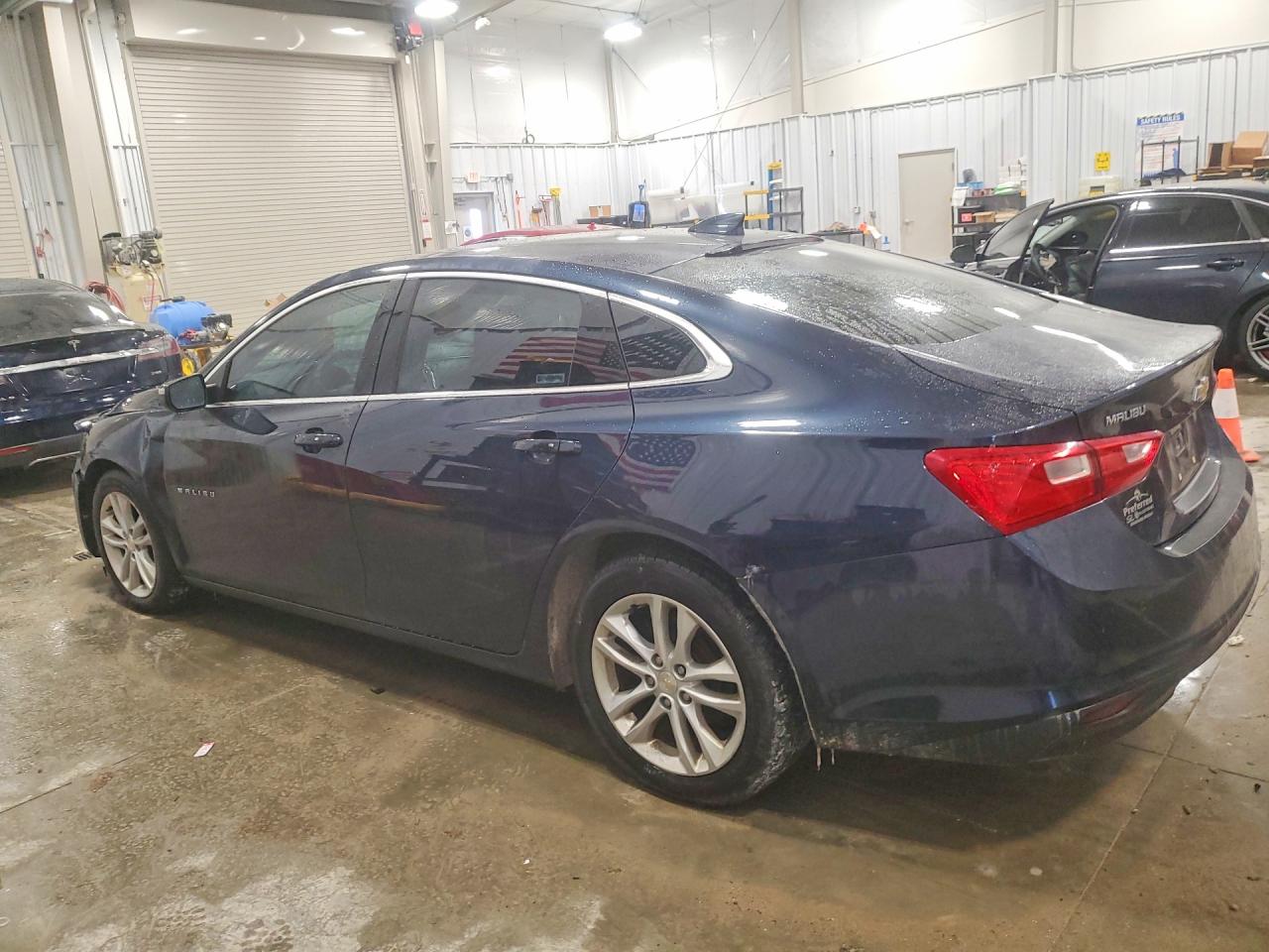 2017 CHEVROLET MALIBU LT photo 2
