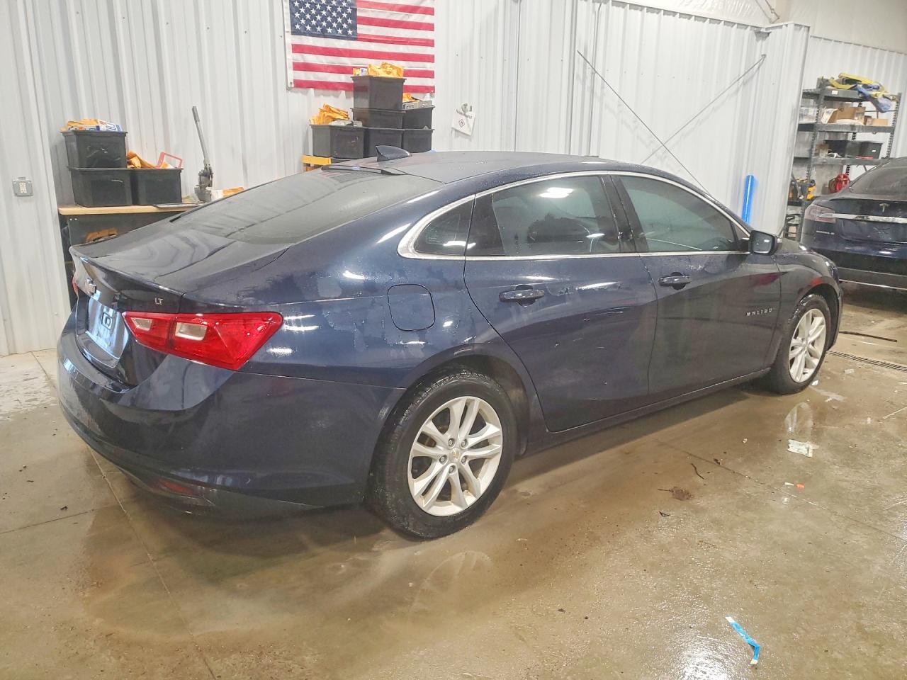 2017 CHEVROLET MALIBU LT photo 3