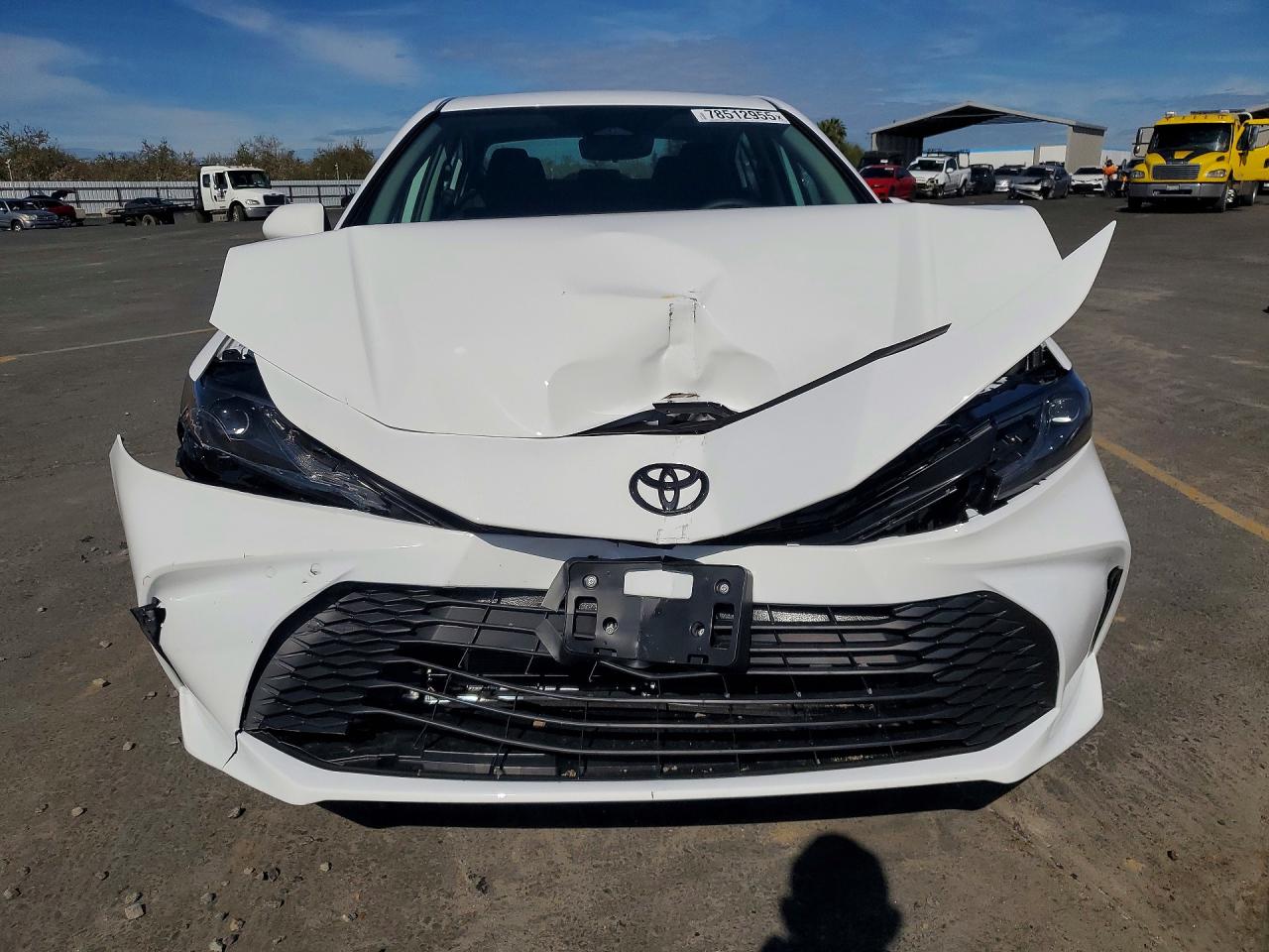 2026 TOYOTA CAMRY LE photo 5