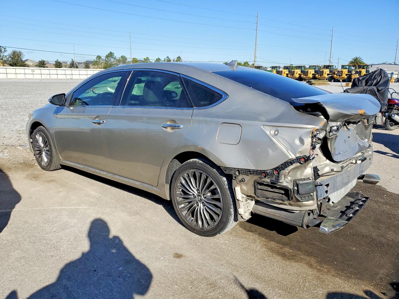 2016 TOYOTA AVALON LIMITED photo 3