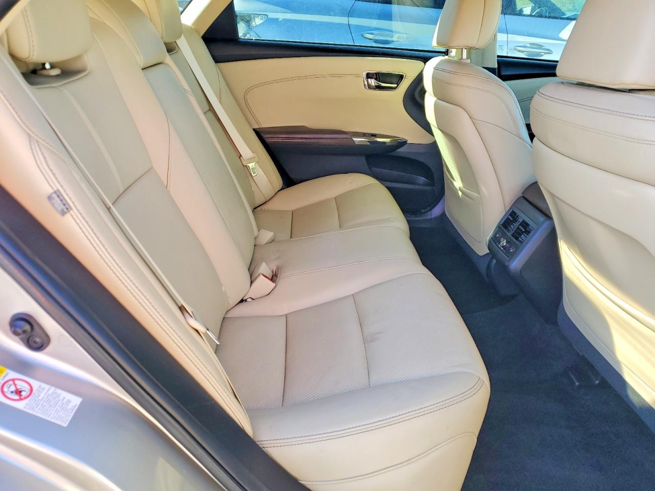 2016 TOYOTA AVALON LIMITED photo 19