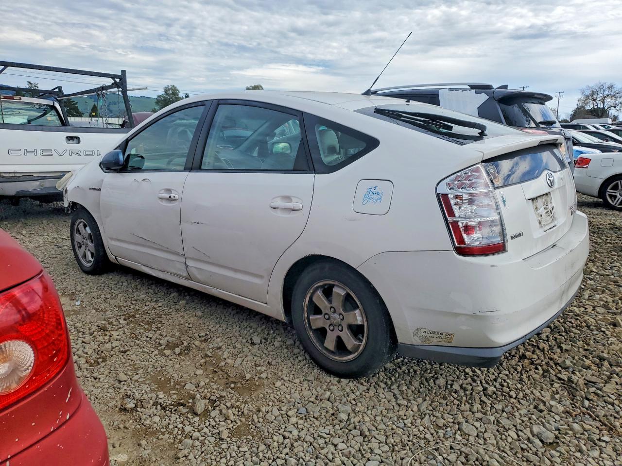 2007 TOYOTA PRIUS BASE photo 2