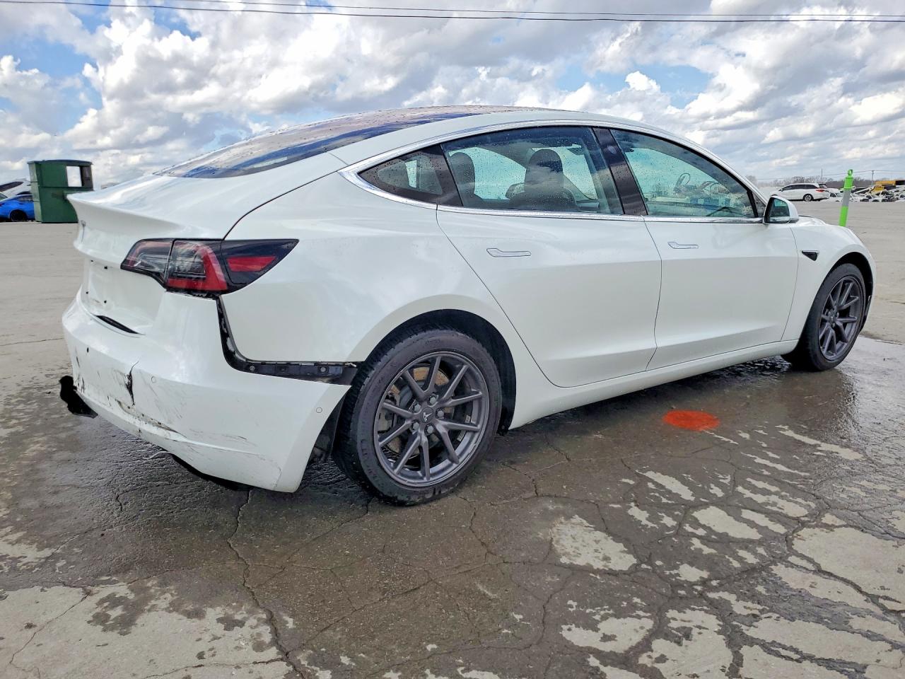 2018 TESLA MODEL 3 photo 5