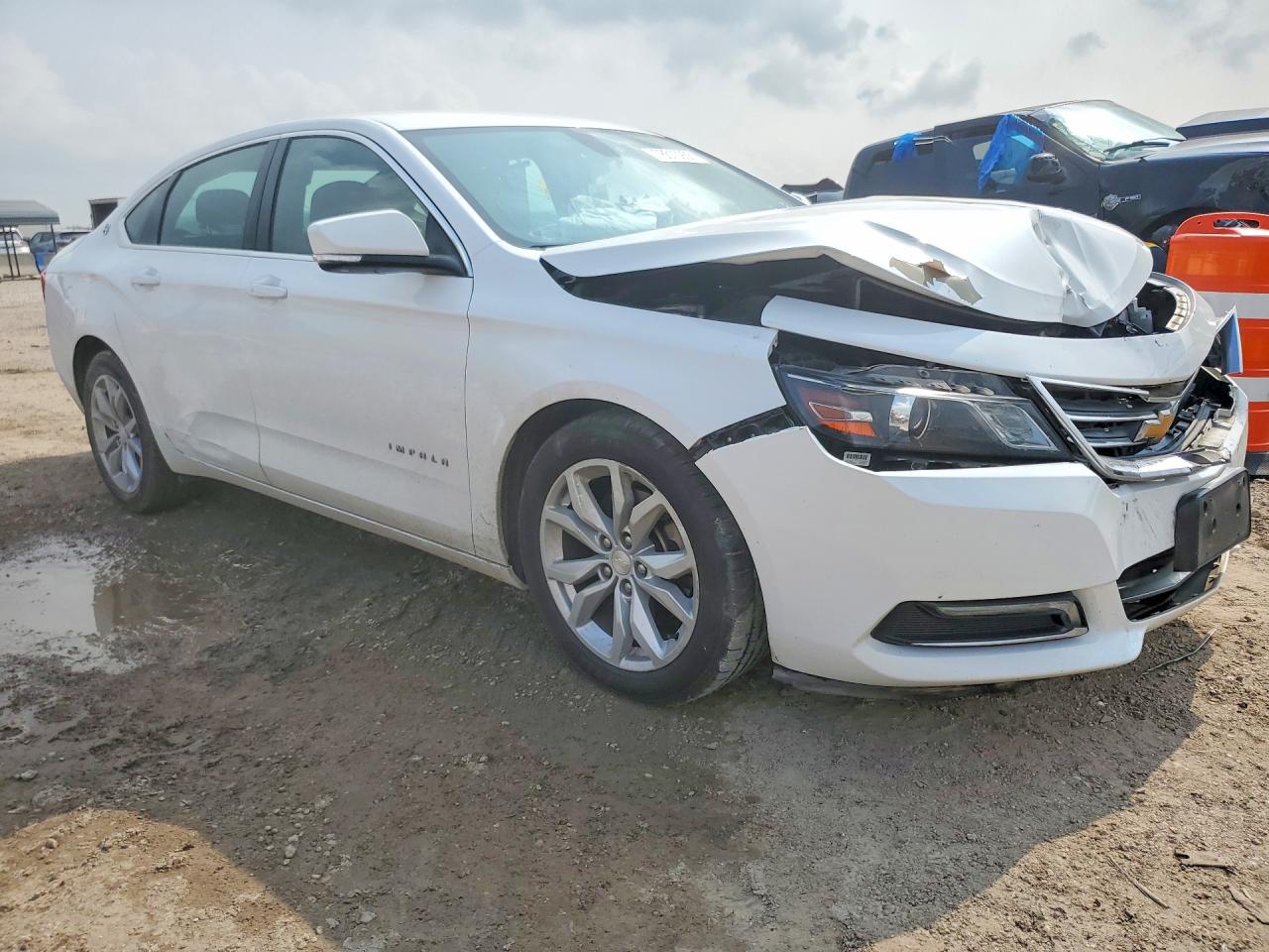 2018 CHEVROLET IMPALA LT photo 4