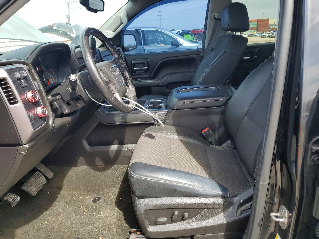2015 GMC SIERRA K1500 SLE photo 13
