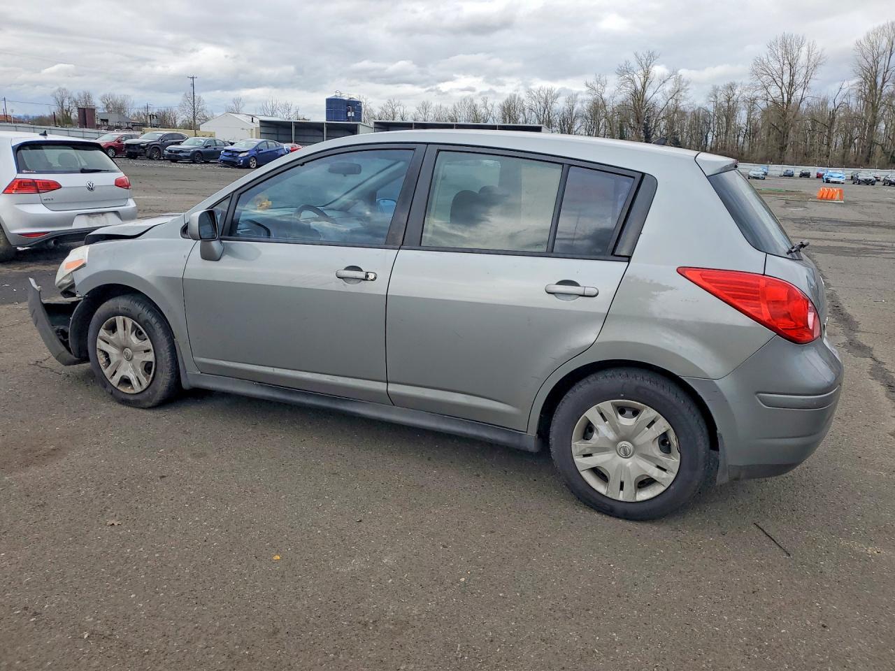 2011 NISSAN VERSA photo 3