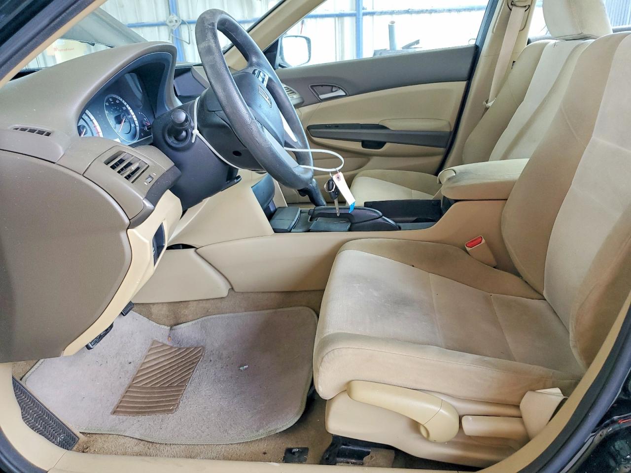 2010 HONDA ACCORD LX photo 13