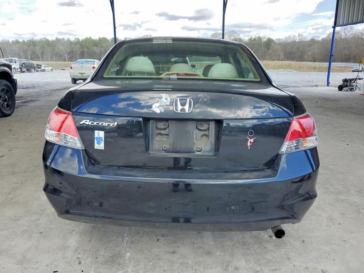 2010 HONDA ACCORD LX photo 11
