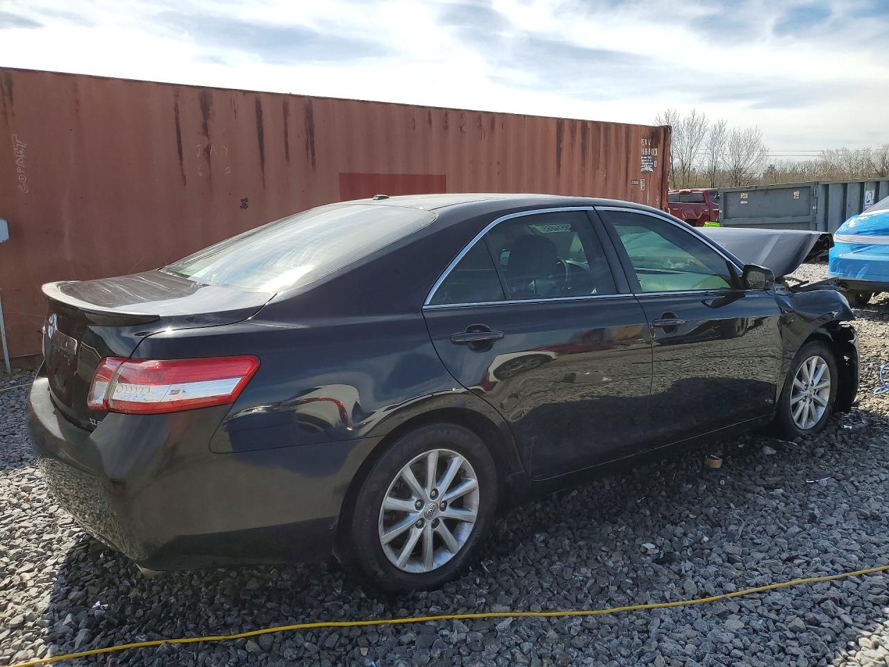 2011 TOYOTA CAMRY XLE photo 7