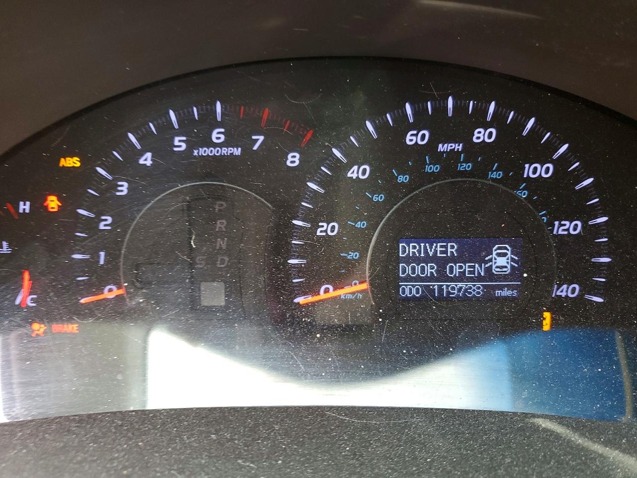2011 TOYOTA CAMRY XLE photo 25