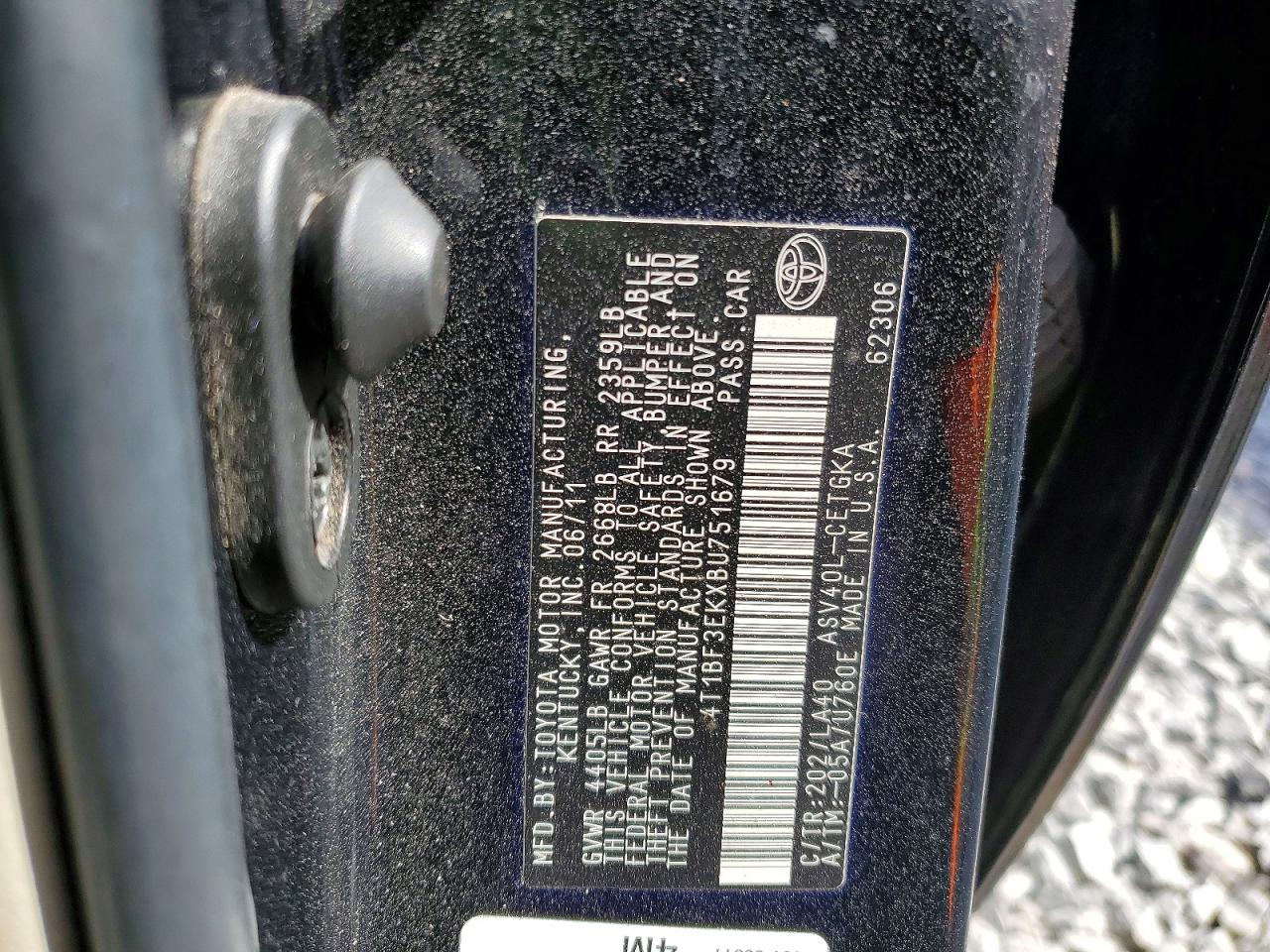 2011 TOYOTA CAMRY XLE photo 34