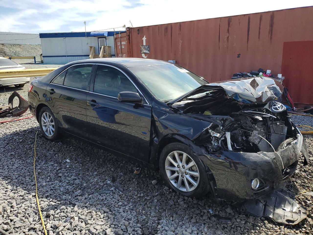 2011 TOYOTA CAMRY XLE photo 10