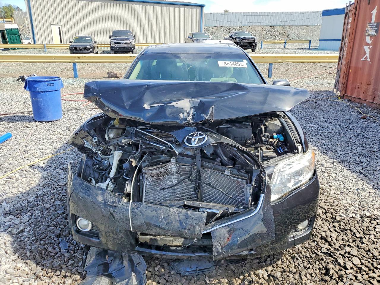 2011 TOYOTA CAMRY XLE photo 13