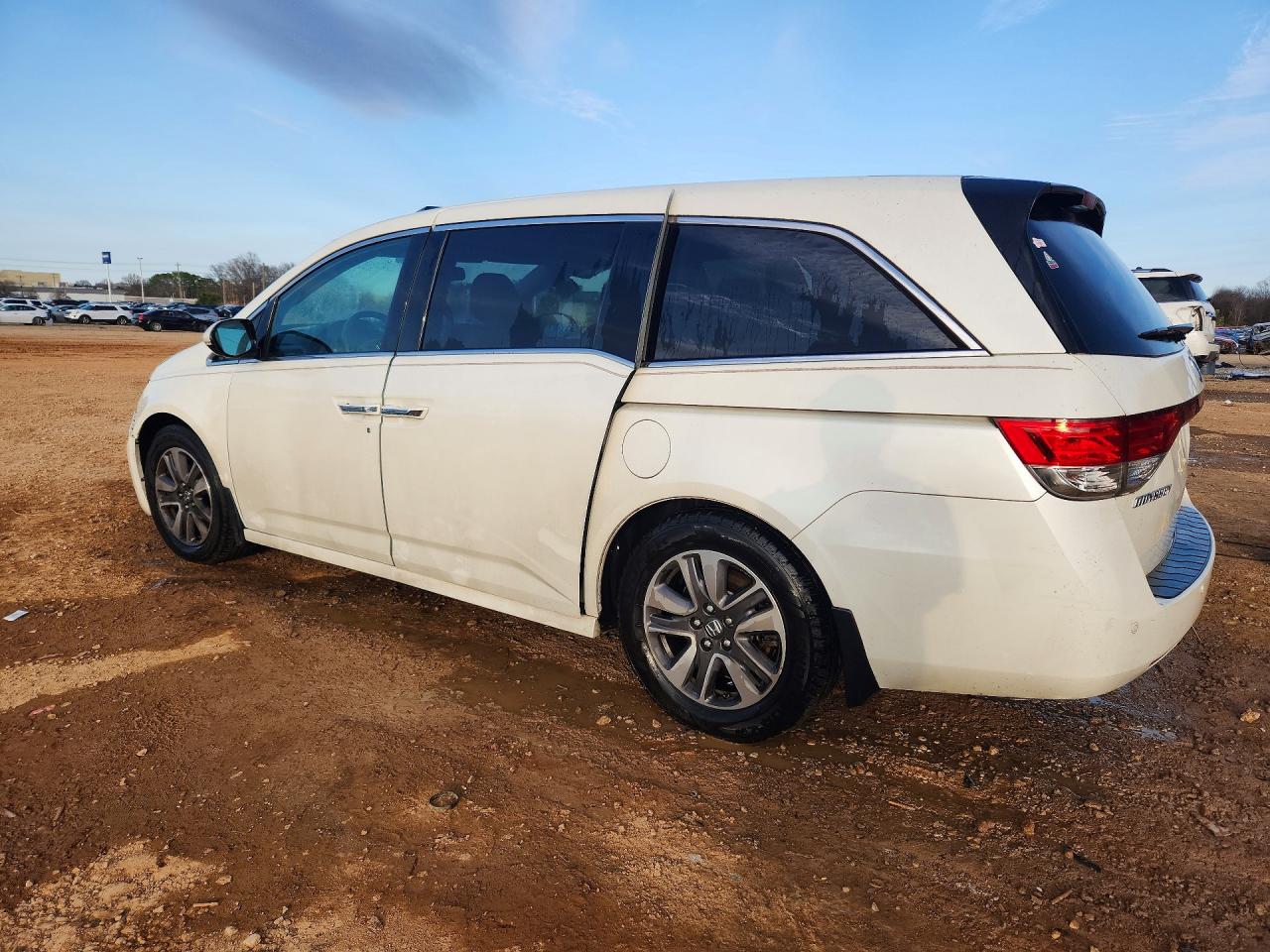 2014 HONDA ODYSSEY TOURING photo 2