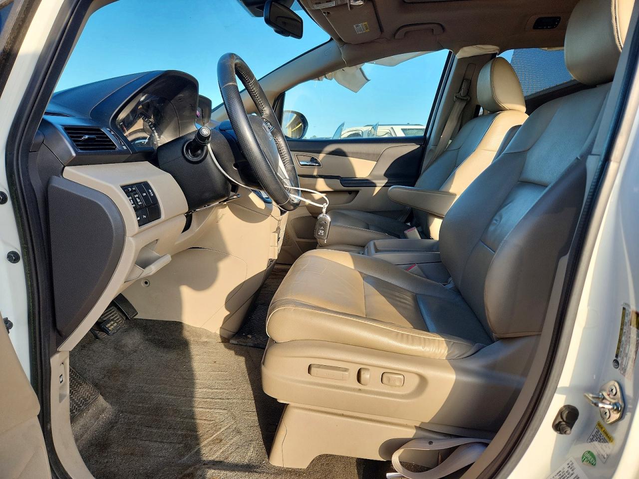 2014 HONDA ODYSSEY TOURING photo 7