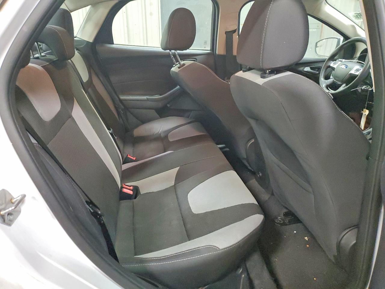 2014 FORD FOCUS SE photo 28