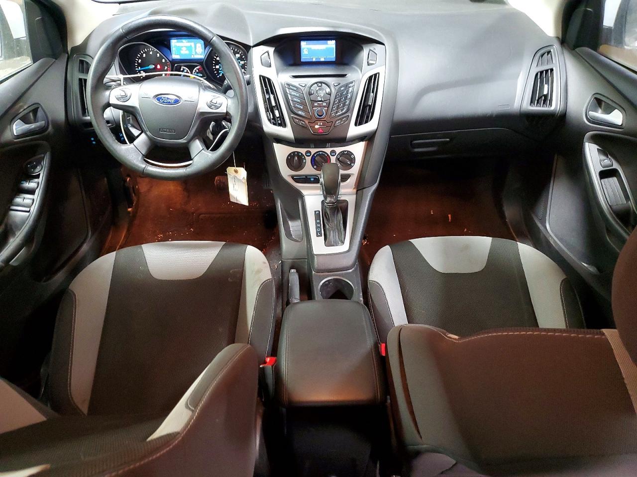 2014 FORD FOCUS SE photo 22