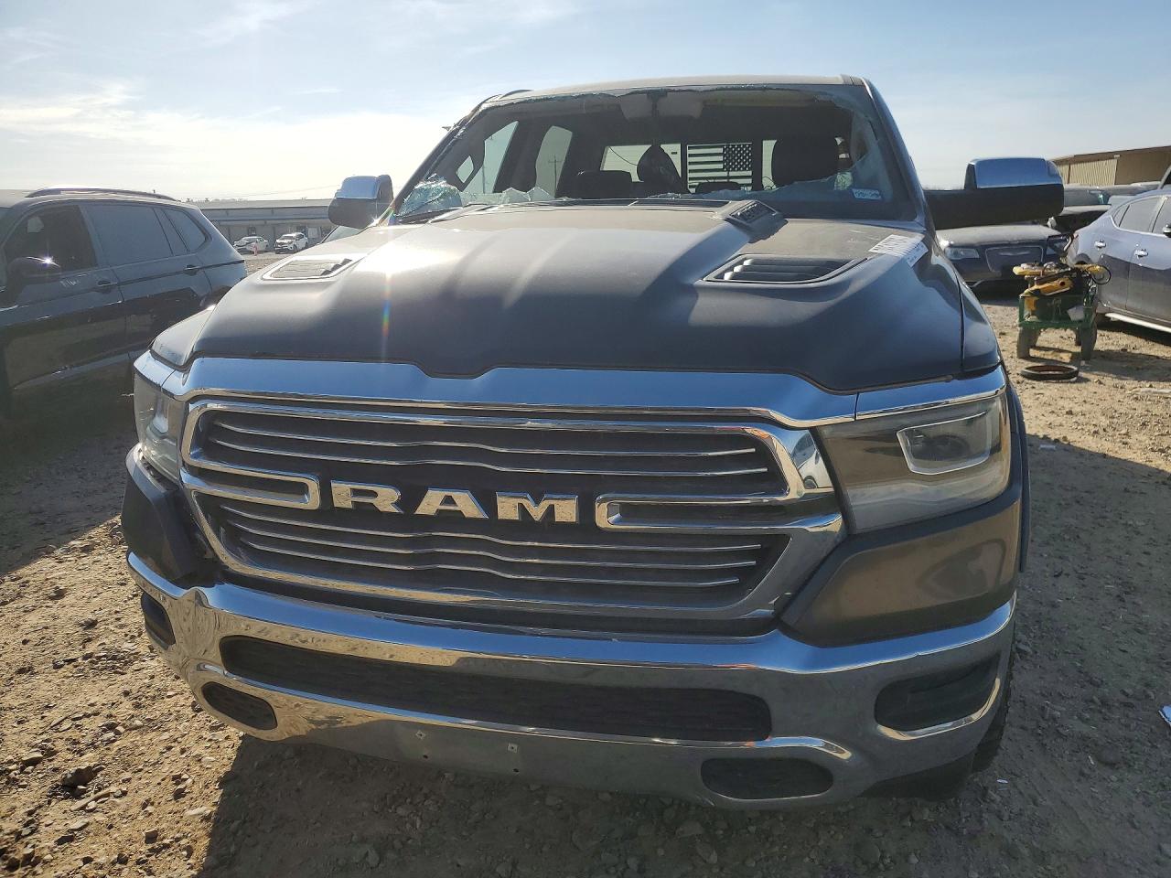 2019 RAM 1500 LARAMIE photo 9