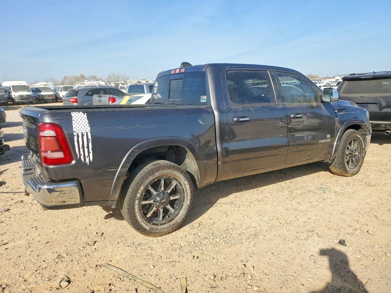 2019 RAM 1500 LARAMIE photo 5