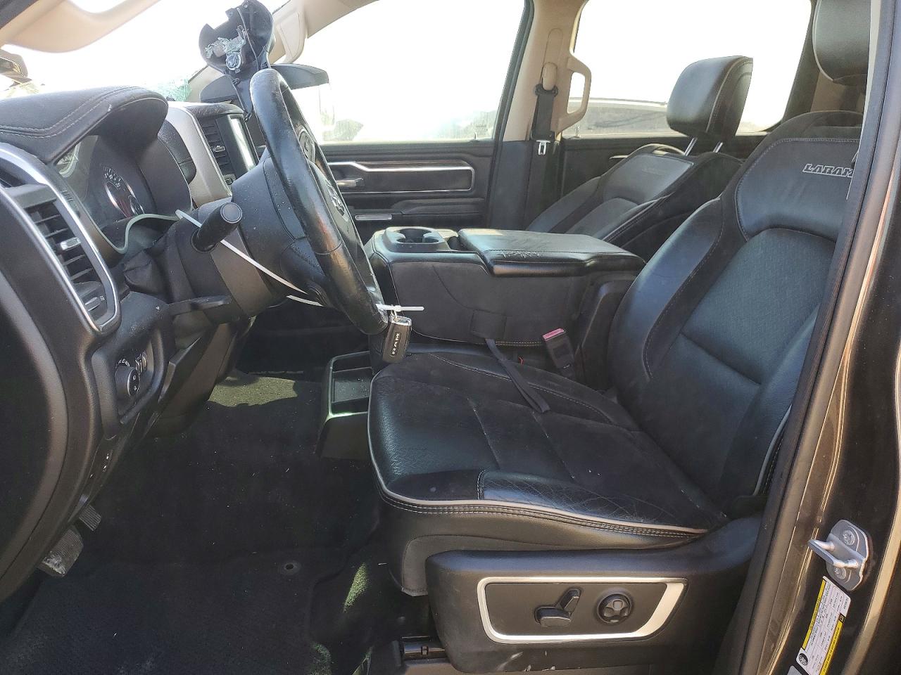 2019 RAM 1500 LARAMIE photo 13
