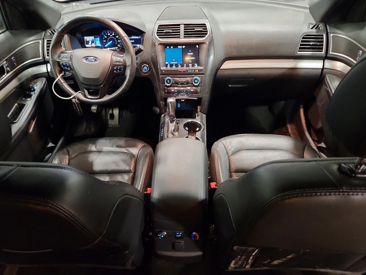 2017 FORD EXPLORER XLT photo 15