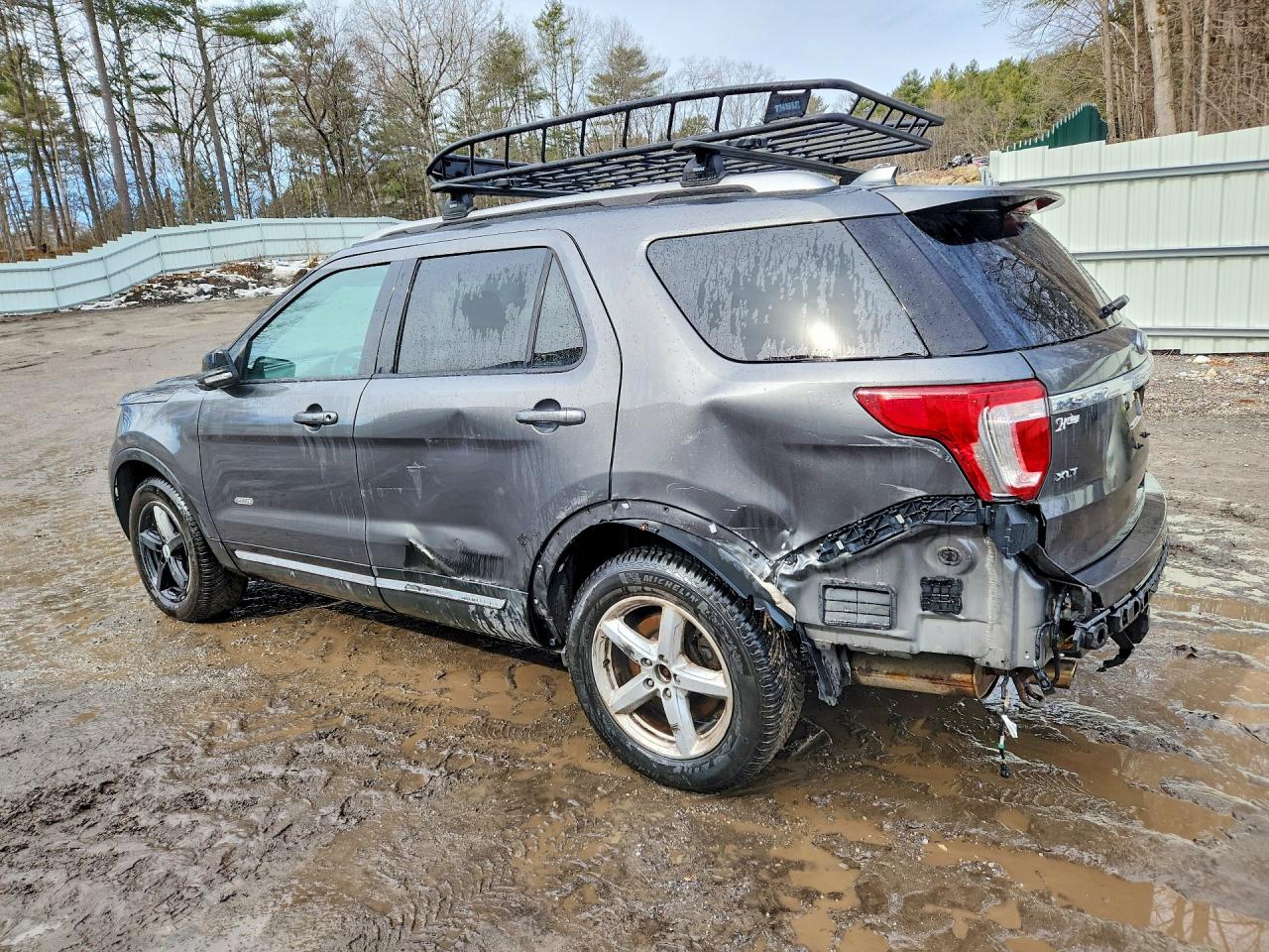 2017 FORD EXPLORER XLT photo 3