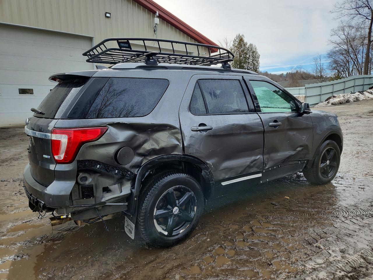 2017 FORD EXPLORER XLT photo 5