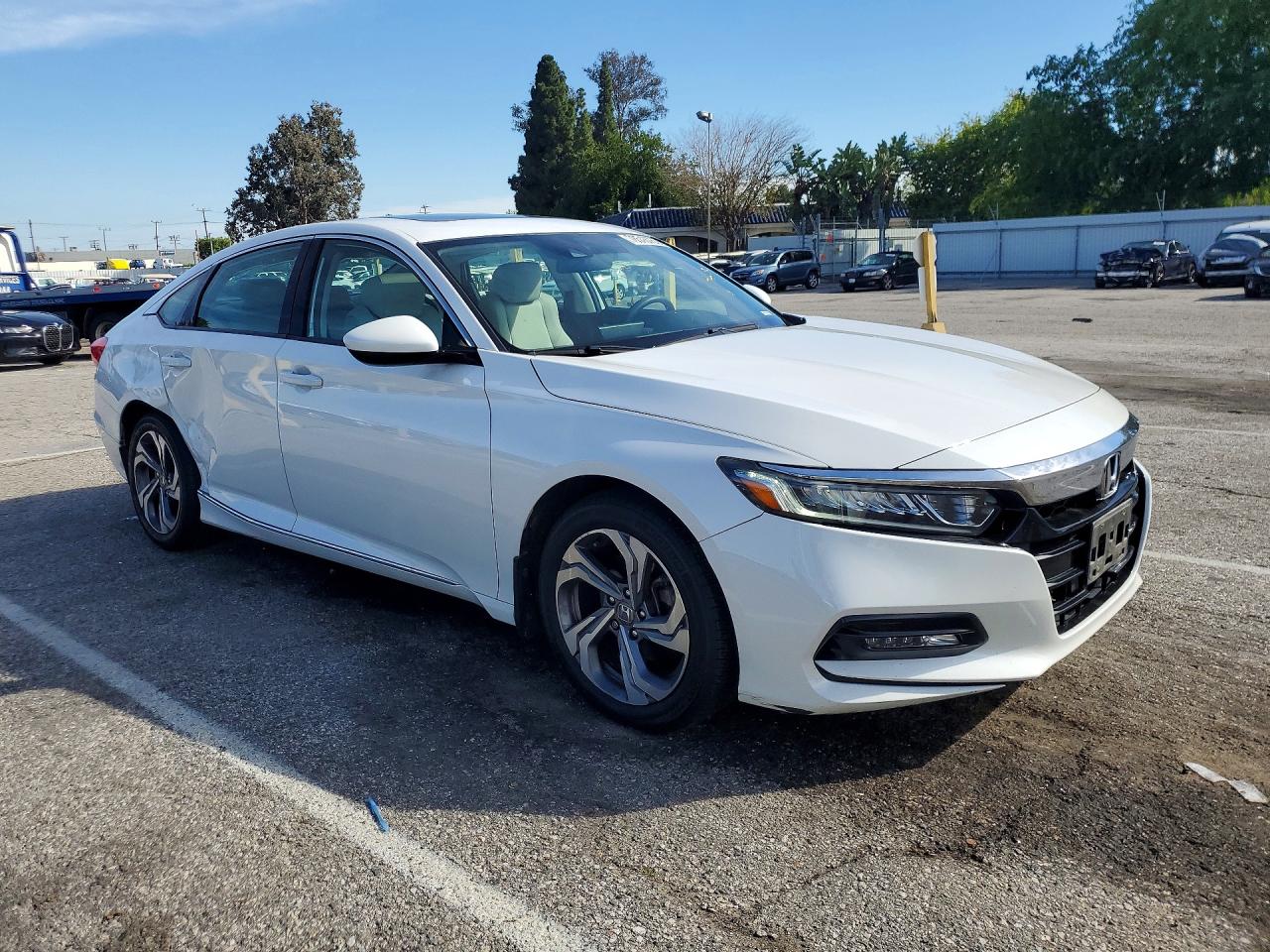 2018 HONDA ACCORD EX photo 4