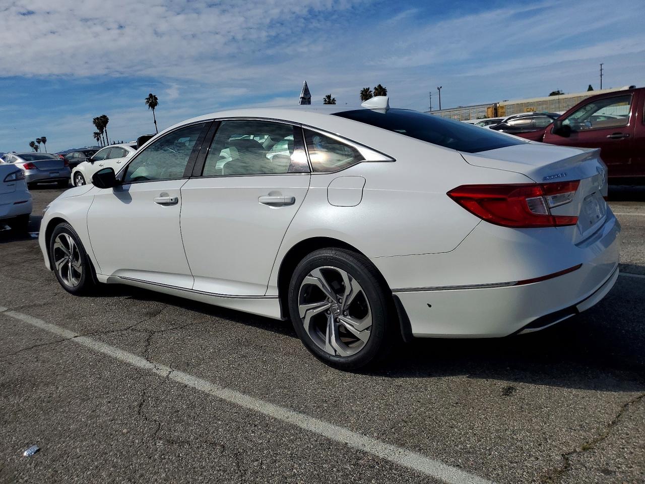 2018 HONDA ACCORD EX photo 2