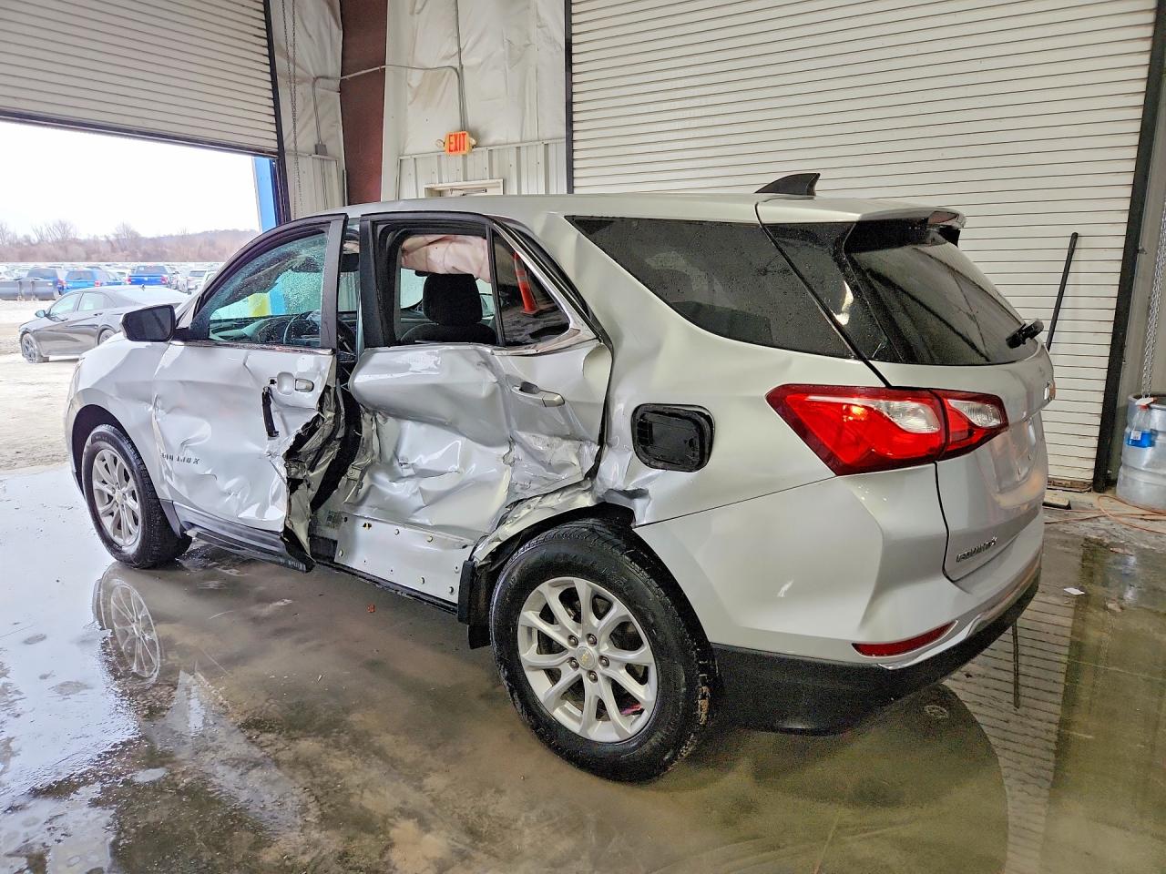 2021 CHEVROLET EQUINOX LT photo 2