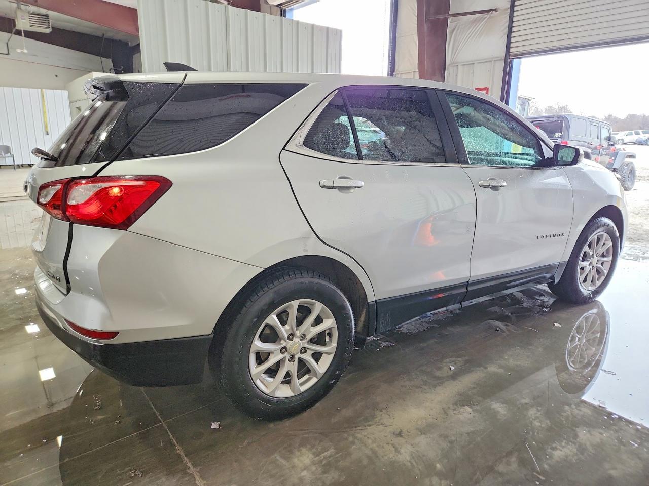 2021 CHEVROLET EQUINOX LT photo 3