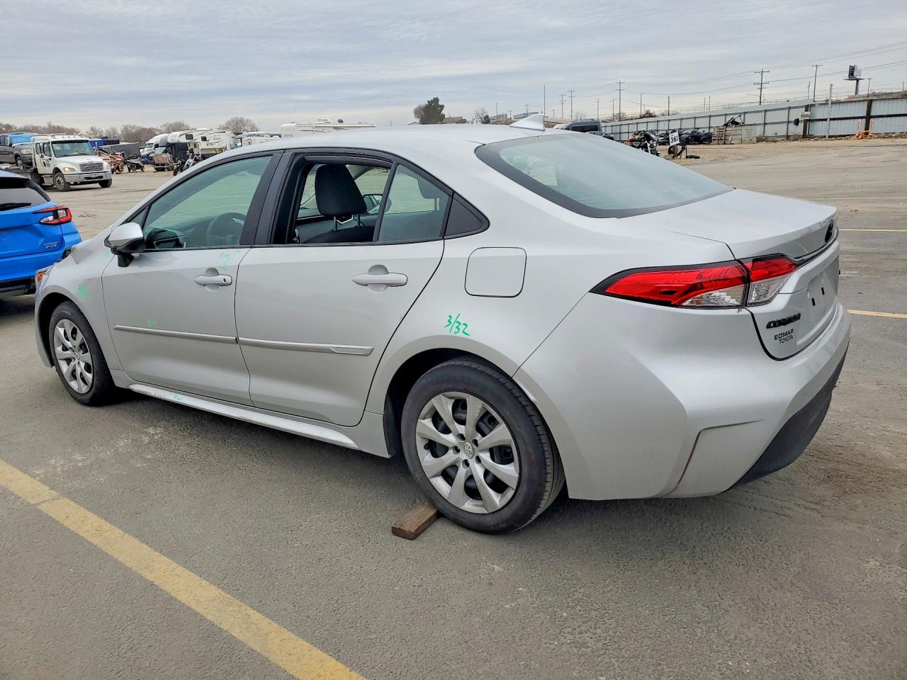 2024 TOYOTA COROLLA LE photo 3