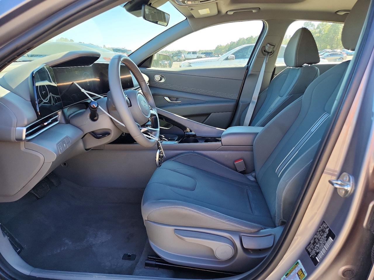 2024 HYUNDAI ELANTRA SEL photo 19