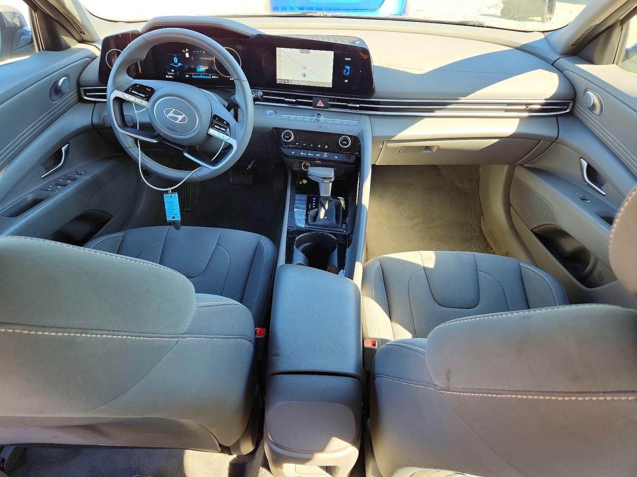 2024 HYUNDAI ELANTRA SEL photo 22