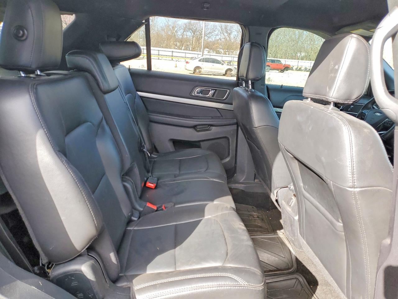 2018 FORD EXPLORER XLT photo 21