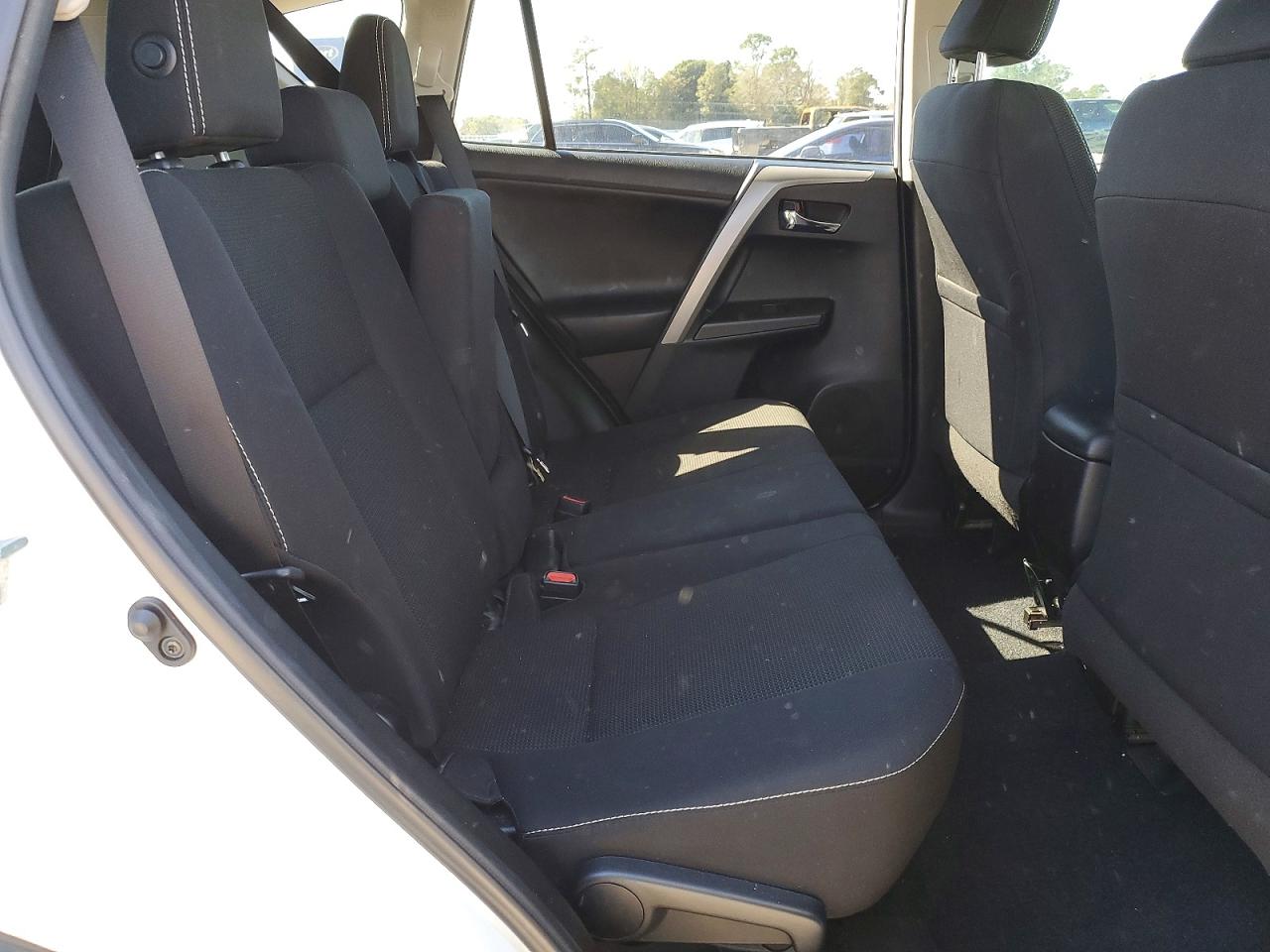 2018 TOYOTA RAV4 ADVENTURE photo 31