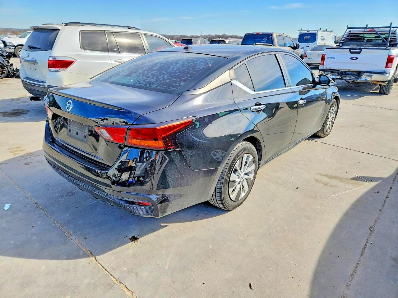 2019 NISSAN ALTIMA S photo 5