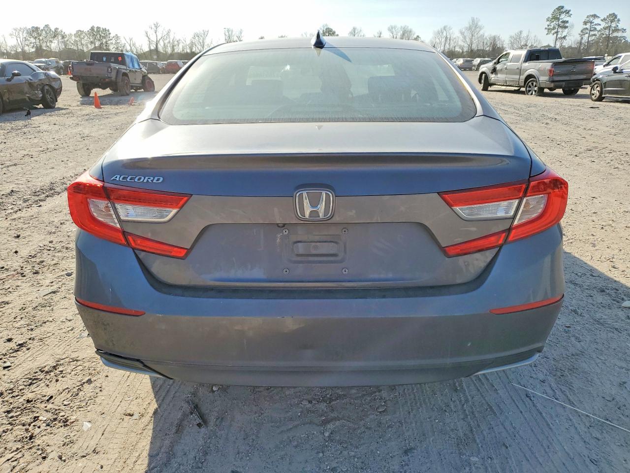 2018 HONDA ACCORD EX photo 6