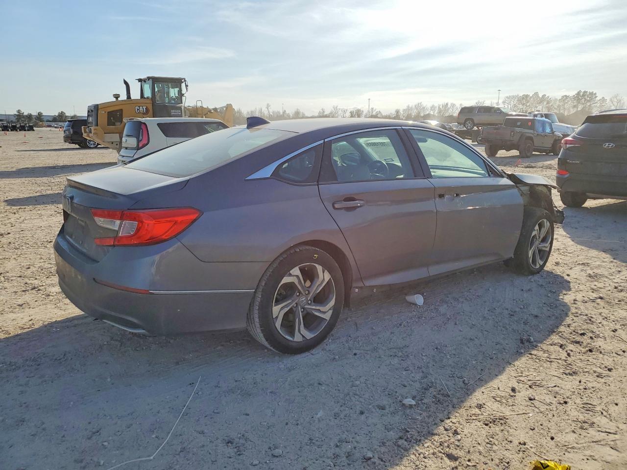 2018 HONDA ACCORD EX photo 3