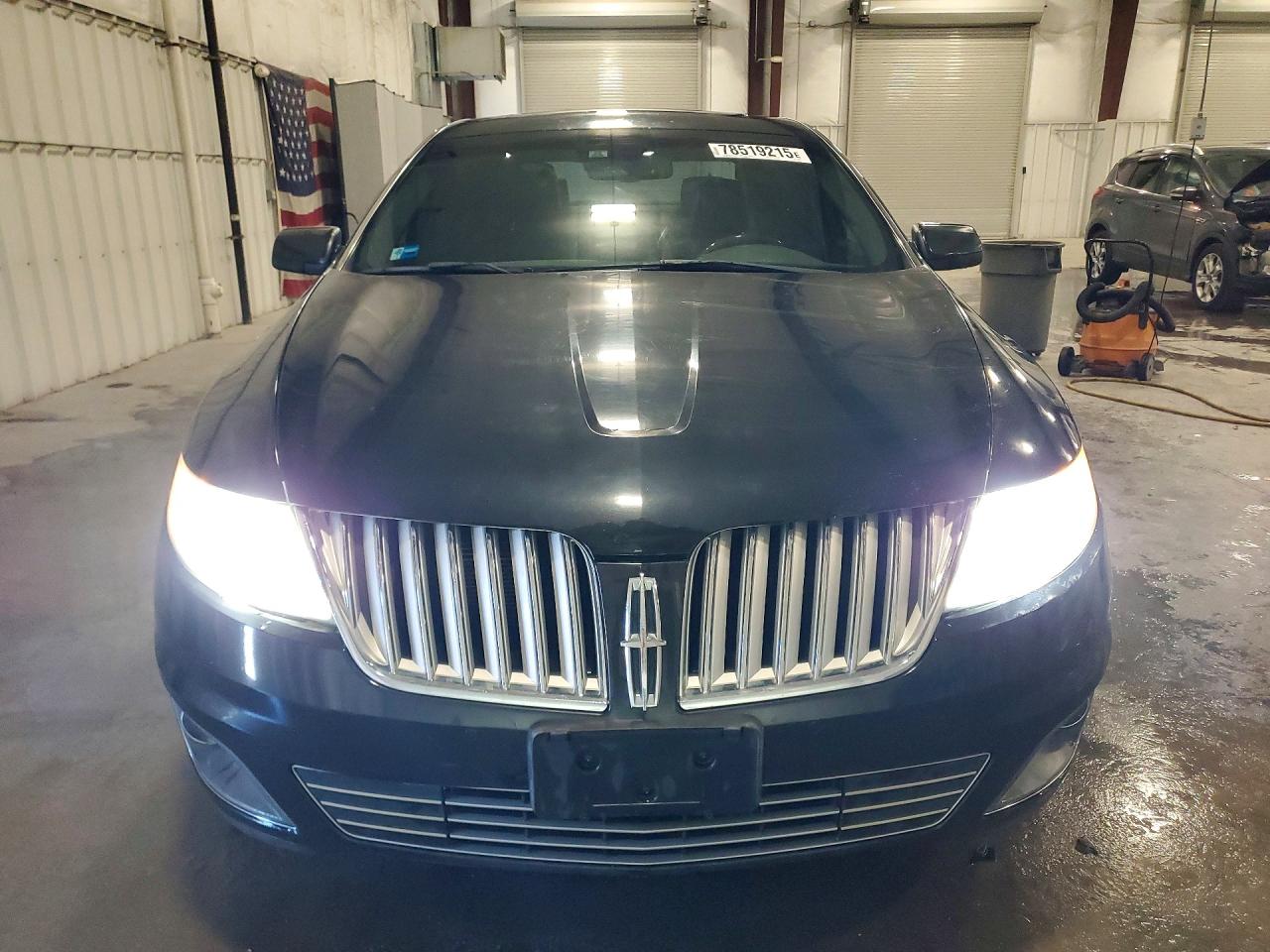 2009 LINCOLN MKS photo 5