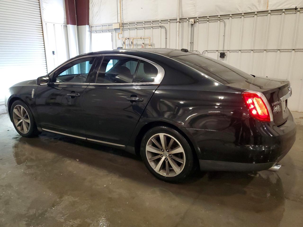 2009 LINCOLN MKS photo 2