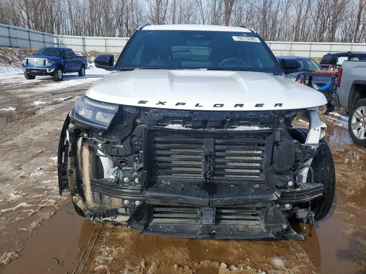 2025 FORD EXPLORER ST-LINE photo 9