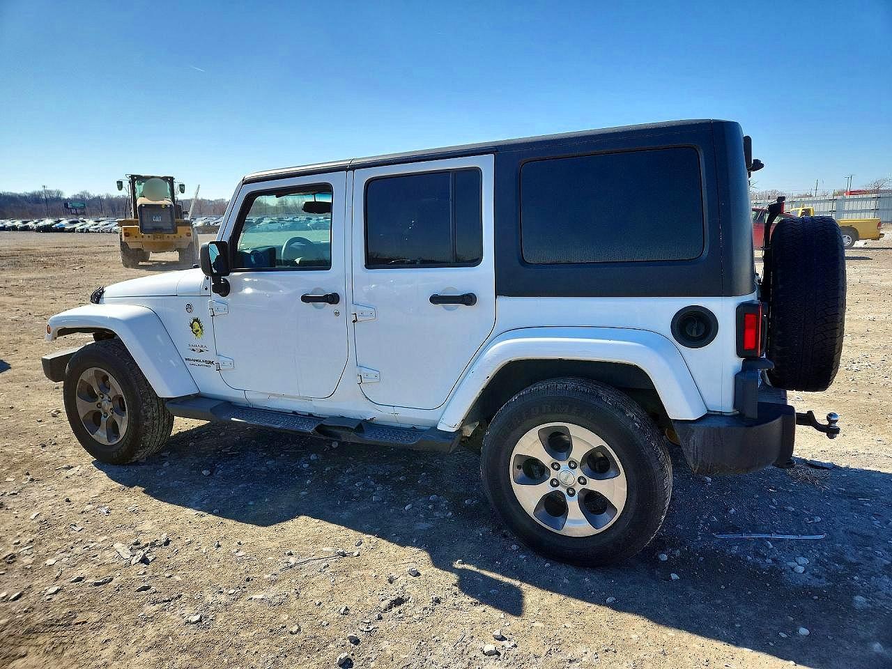 2018 JEEP WRANGLER UNLIMITED SAHARA photo 2