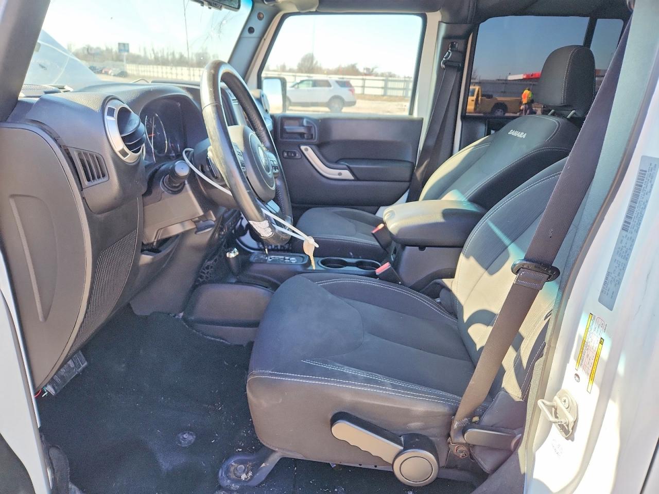 2018 JEEP WRANGLER UNLIMITED SAHARA photo 7