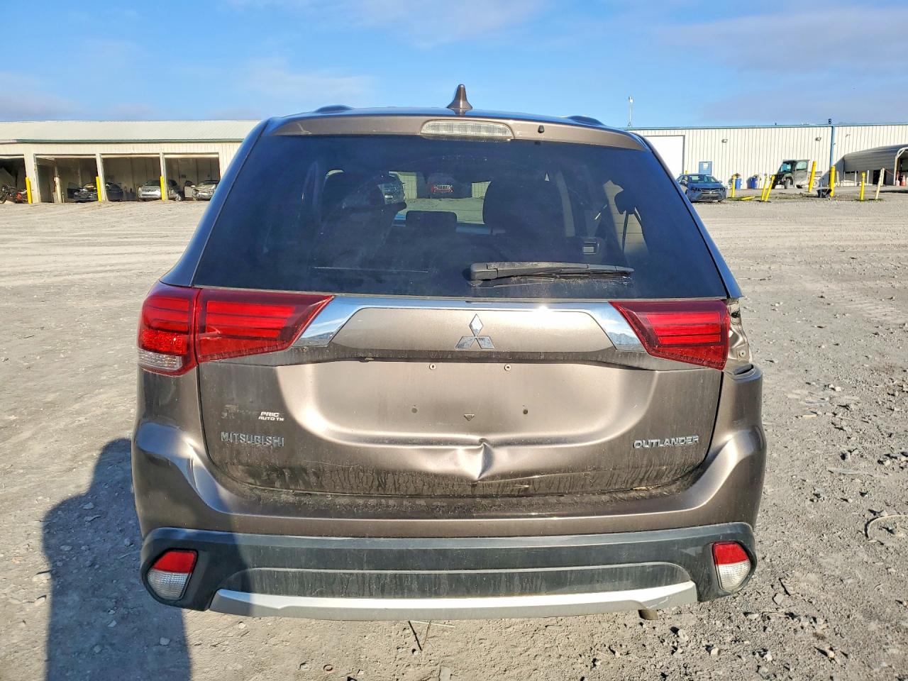 2018 MITSUBISHI OUTLANDER ES photo 11