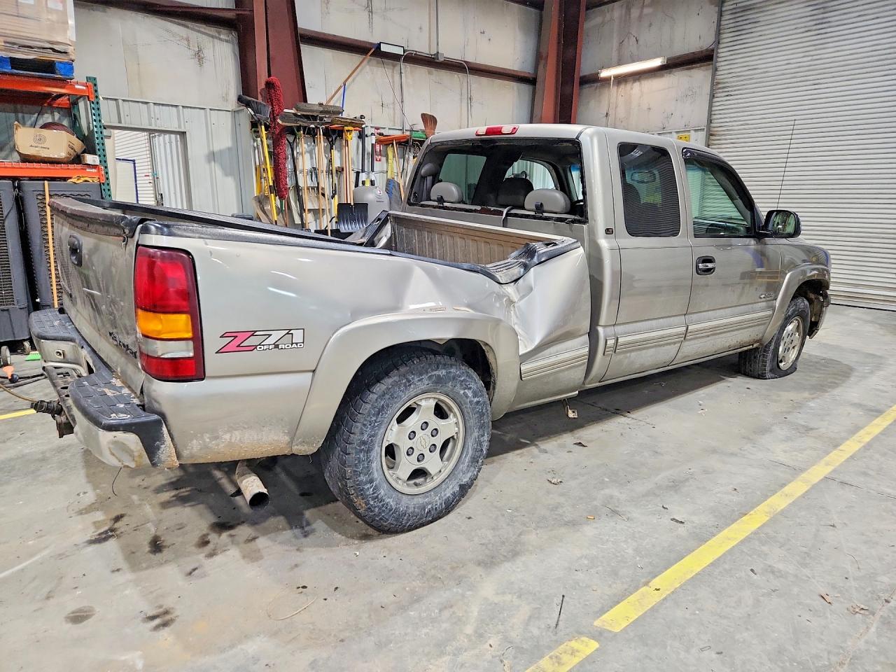 2002 CHEVROLET SILVERADO K1500 photo 3